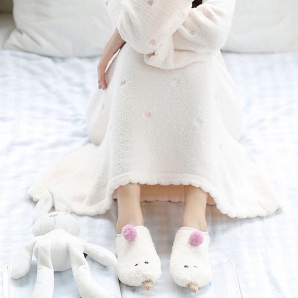 Cozy Fuzzy Unicorn Slipper socks - two left! - Picture 3 of 8